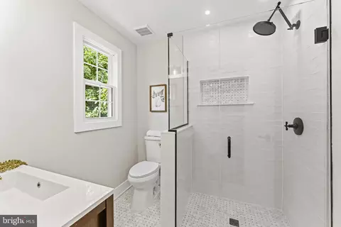 Bath - 2610 Silverdale Dr, Silver Spring, MD 20906 photo 1 of 6