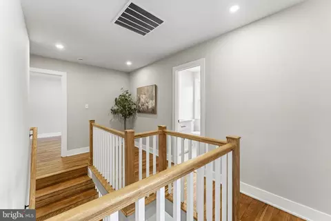 Entry Way - 2610 Silverdale Dr, Silver Spring, MD 20906 photo 3 of 13