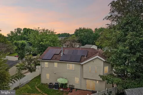 19069 Staleybridge Rd, Germantown, MD 20876