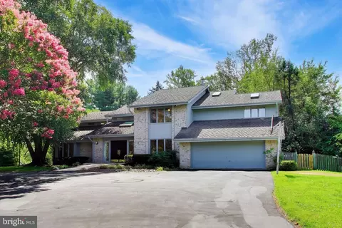 1 Monterra Ct, Rockville, MD 20850