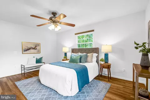 Bedroom - 4 Burket Ct, Silver Spring, MD 20910 photo 3 of 7