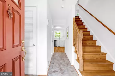 Entry Way - 4 Burket Ct, Silver Spring, MD 20910 photo 1 of 3
