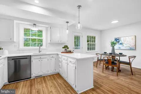 Kitchen - 4 Burket Ct, Silver Spring, MD 20910 photo 4 of 4