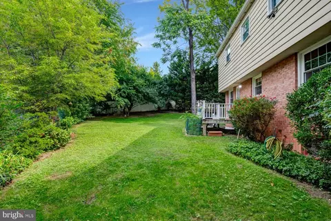 Exterior - 4 Burket Ct, Silver Spring, MD 20910 photo 5 of 8