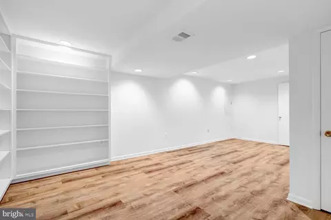 Living - 4 Burket Ct, Silver Spring, MD 20910 photo 5 of 5