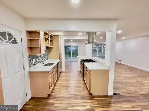 Entry Way - 1402 Mullins St, Silver Spring, MD 20904 photo 1 of 8