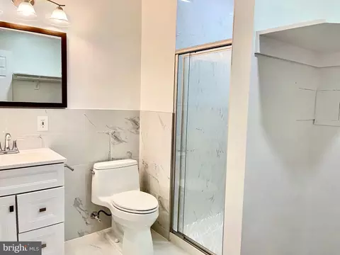Bath - 1402 Mullins St, Silver Spring, MD 20904 photo 5 of 6