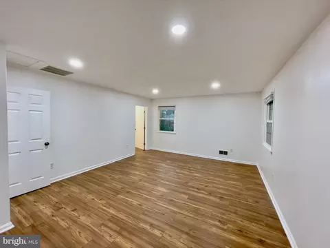 Living - 1402 Mullins St, Silver Spring, MD 20904 photo 8 of 13