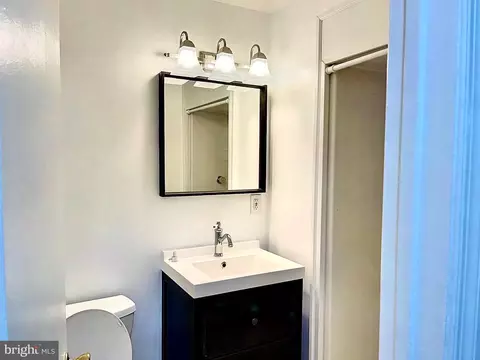 Bath - 1402 Mullins St, Silver Spring, MD 20904 photo 1 of 6