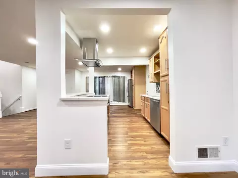 Entry Way - 1402 Mullins St, Silver Spring, MD 20904 photo 2 of 8