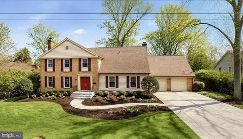 11209 Farmland Dr, Rockville, MD 20852