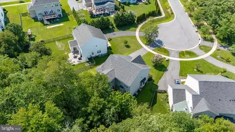 View/Area - 19902 Stearns Ct, Poolesville, MD 20837 photo 14 of 15