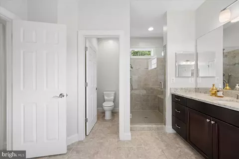 Entry Way - 19902 Stearns Ct, Poolesville, MD 20837 photo 18 of 20