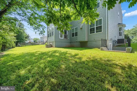 Exterior - 19902 Stearns Ct, Poolesville, MD 20837 photo 12 of 25