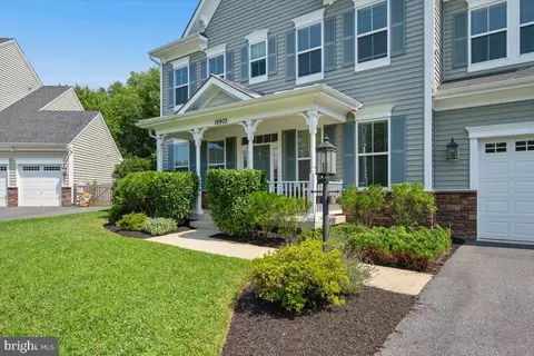 Exterior - 19902 Stearns Ct, Poolesville, MD 20837 photo 9 of 25
