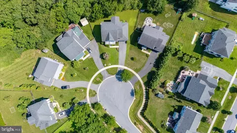 View/Area - 19902 Stearns Ct, Poolesville, MD 20837 photo 6 of 15