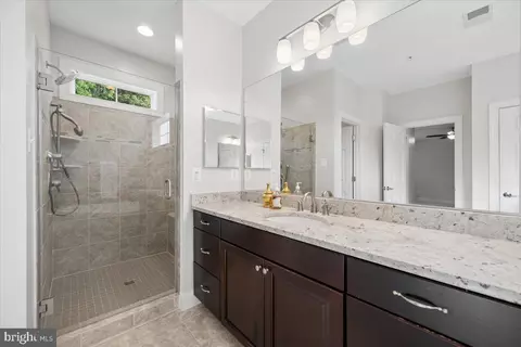 Bath - 19902 Stearns Ct, Poolesville, MD 20837 photo 1 of 6
