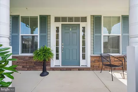 Exterior - 19902 Stearns Ct, Poolesville, MD 20837 photo 5 of 25