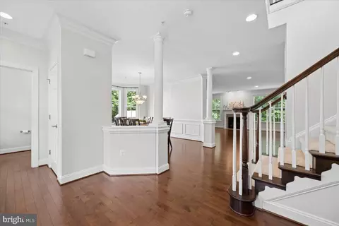 Entry Way - 19902 Stearns Ct, Poolesville, MD 20837 photo 4 of 20