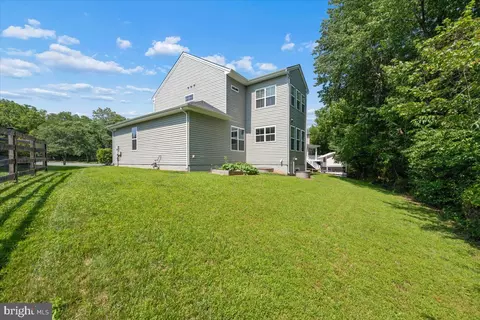 Exterior - 19902 Stearns Ct, Poolesville, MD 20837 photo 11 of 25