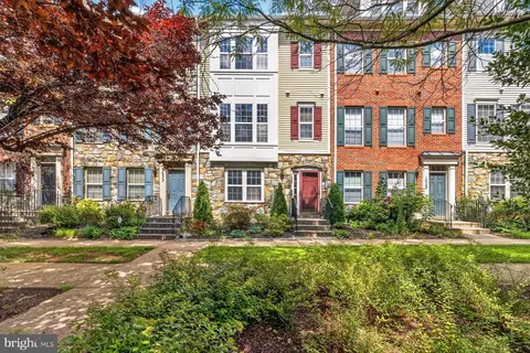 1031 Gaither Rd, Rockville, MD 20850