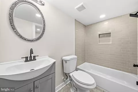 Bath - 703 Northwest Dr, Silver Spring, MD 20901 photo 6 of 6