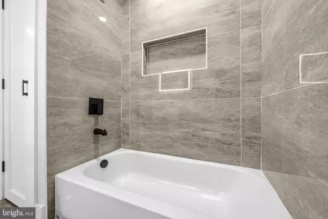 Bath - 703 Northwest Dr, Silver Spring, MD 20901 photo 4 of 6