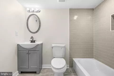 Bath - 703 Northwest Dr, Silver Spring, MD 20901 photo 5 of 6