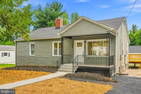 Exterior - 703 Northwest Dr, Silver Spring, MD 20901 photo 2 of 10
