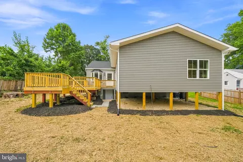 Exterior - 703 Northwest Dr, Silver Spring, MD 20901 photo 8 of 10