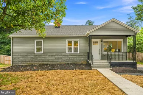 Exterior - 703 Northwest Dr, Silver Spring, MD 20901 photo 3 of 10