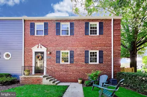 6727 Fairfax Rd #13, Chevy Chase, MD 20815
