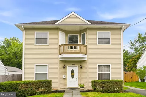 1011 Crawford Dr, Rockville, MD 20851