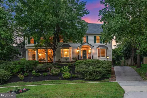 6807 Meadow Ln, Chevy Chase, MD 20815