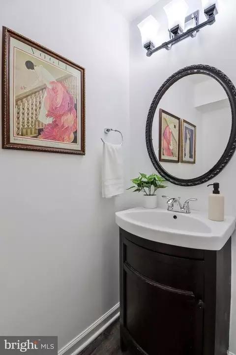 Bath - 14955 Carriage Square Dr, Silver Spring, MD 20906 photo 1 of 7