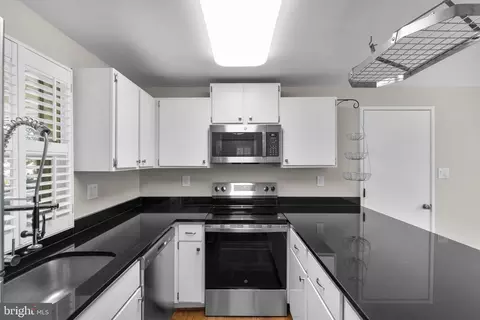 Kitchen - 9406 Hale Pl, Silver Spring, MD 20910 photo 3 of 5