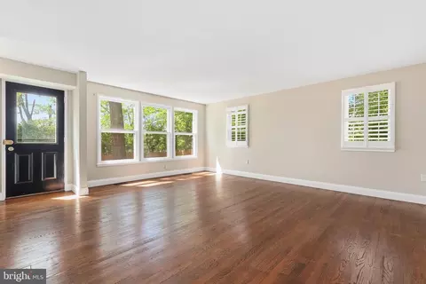 Living - 9406 Hale Pl, Silver Spring, MD 20910 photo 3 of 6