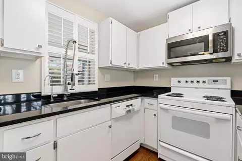 Kitchen - 9406 Hale Pl, Silver Spring, MD 20910 photo 2 of 3