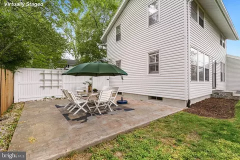 Exterior - 9406 Hale Pl, Silver Spring, MD 20910 photo 4 of 11