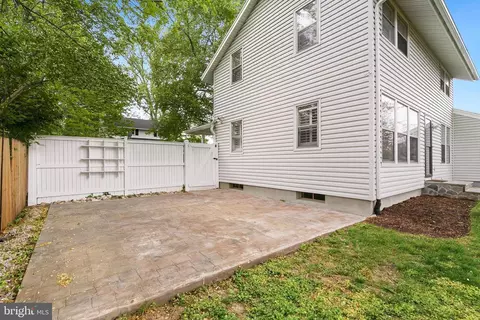 Exterior - 9406 Hale Pl, Silver Spring, MD 20910 photo 5 of 11