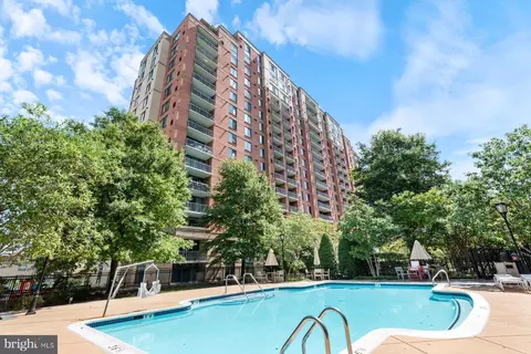 11700 Old Georgetown Rd #806, North Bethesda, MD 20852