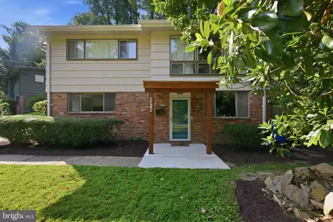 3918 Wexford Dr, Kensington, MD 20895