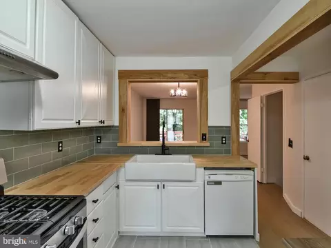Kitchen - 14403 Long Green Dr, Silver Spring, MD 20906 photo 4 of 4