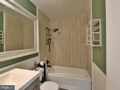 Bath - 14403 Long Green Dr, Silver Spring, MD 20906 photo 1 of 4