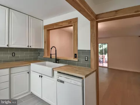 Kitchen - 14403 Long Green Dr, Silver Spring, MD 20906 photo 3 of 4