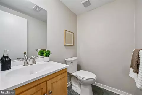 Bath - 13900 Leibig Rd, Silver Spring, MD 20904 photo 2 of 2