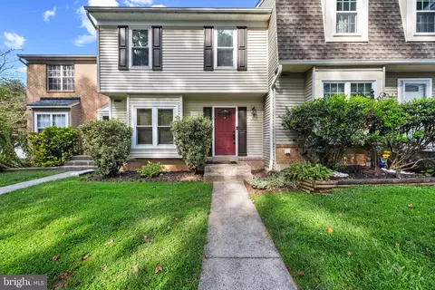 9 Climbing Ivy Ct, Germantown, MD 20874