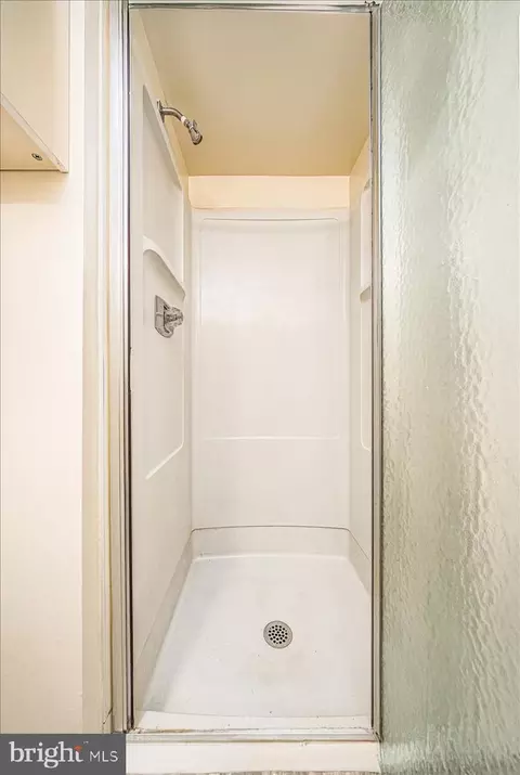 Bath - 15101 Interlachen Dr #1-807, Silver Spring, MD 20906 photo 2 of 5