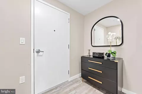 Entry Way - 700 Roeder Rd #203, Silver Spring, MD 20910 photo 2 of 4