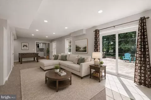 Living - 17225 General Custer Way, Poolesville, MD 20837 photo 13 of 14